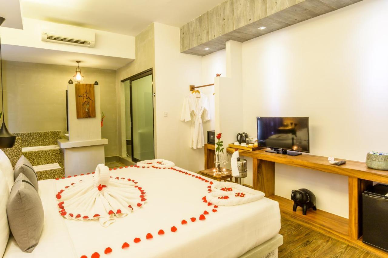 Double Leaf Boutique Hotel Phnom Penh Exterior foto
