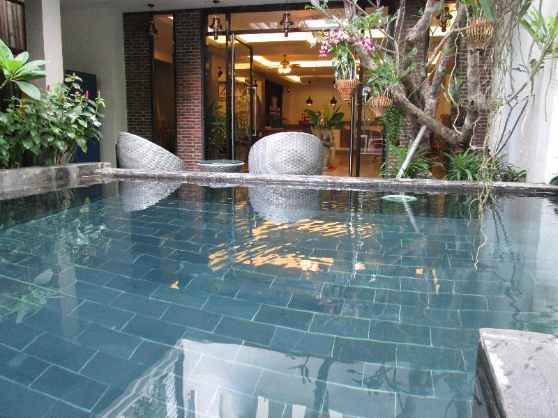 Double Leaf Boutique Hotel Phnom Penh Exterior foto